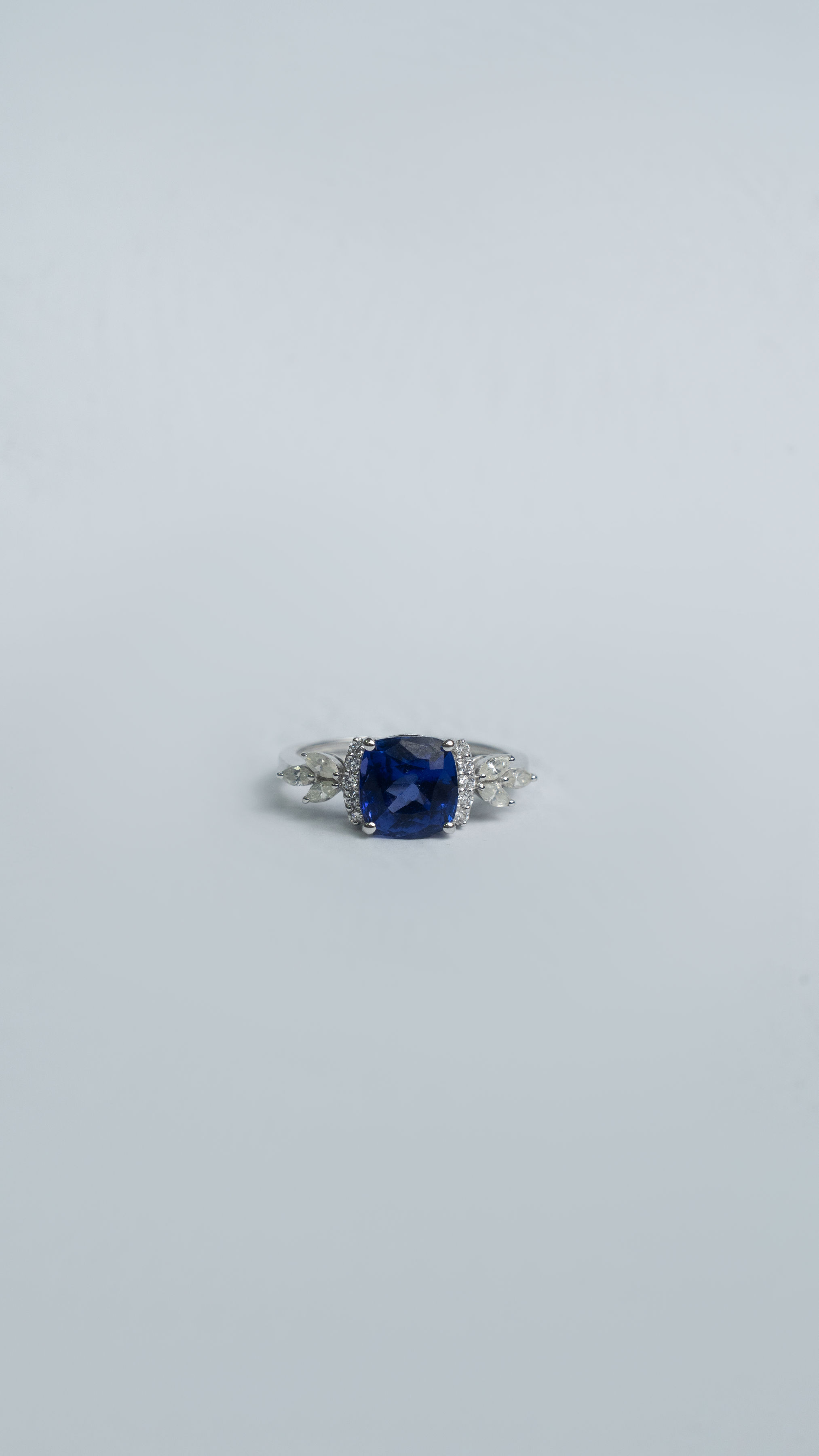 Tanzanite & Diamond Gold Ring